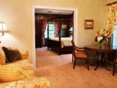 фото отеля Christopher Place, An Intimate Resort