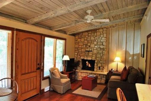 фото отеля Carmel Valley Lodge