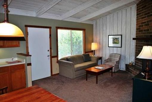 фото отеля Carmel Valley Lodge
