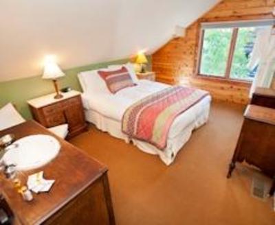 фото отеля Purple Mountain Lodge Bed & Breakfast and Day Spa