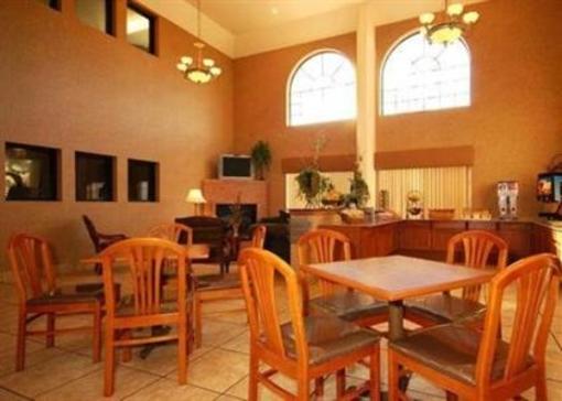 фото отеля Quality Inn & Suites Northwoods