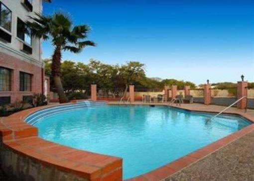 фото отеля Quality Inn & Suites Northwoods