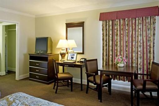 фото отеля Americas Best Value Inn - Fresno Downtown