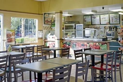 фото отеля Americas Best Value Inn - Fresno Downtown