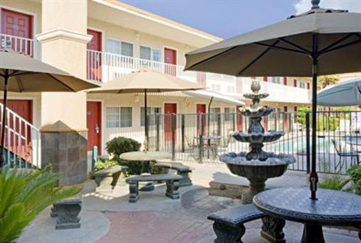 фото отеля Americas Best Value Inn - Fresno Downtown
