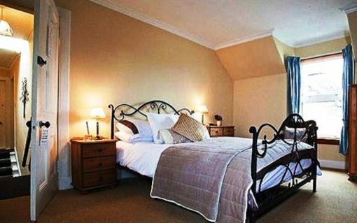 фото отеля Glenuig House Bed & Breakfast