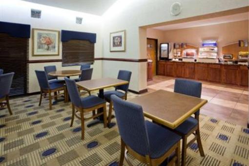 фото отеля Holiday Inn Express Roseville - St Paul