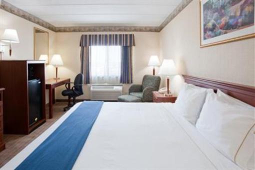 фото отеля Holiday Inn Express Roseville - St Paul