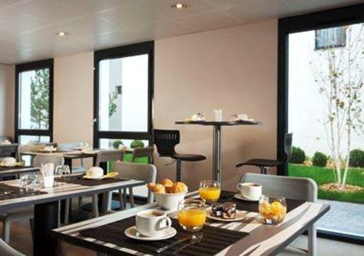 фото отеля Quality Suites Lyon Confluence