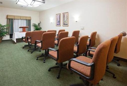 фото отеля Holiday Inn Express Milwaukee N. Brown Deer/Mequon