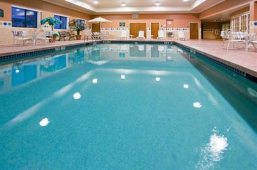 фото отеля Holiday Inn Express Milwaukee N. Brown Deer/Mequon