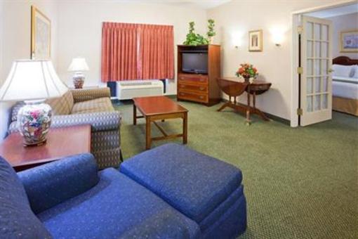 фото отеля Holiday Inn Express Milwaukee N. Brown Deer/Mequon
