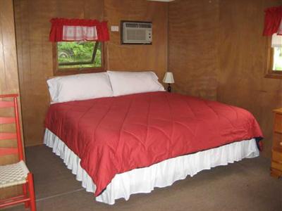 фото отеля The Cozy Inn & Cottages and Lakeview House & Cottages