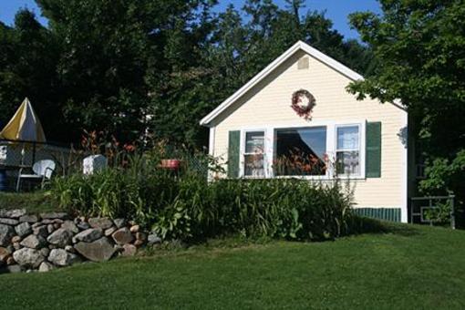 фото отеля The Cozy Inn & Cottages and Lakeview House & Cottages