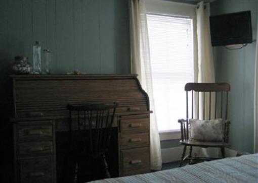 фото отеля The Cozy Inn & Cottages and Lakeview House & Cottages