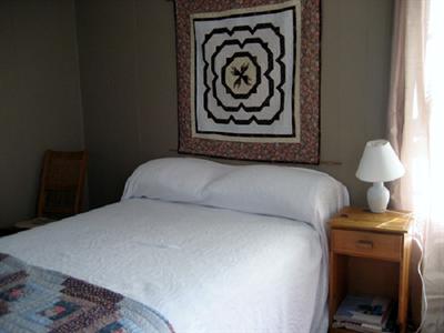 фото отеля The Cozy Inn & Cottages and Lakeview House & Cottages