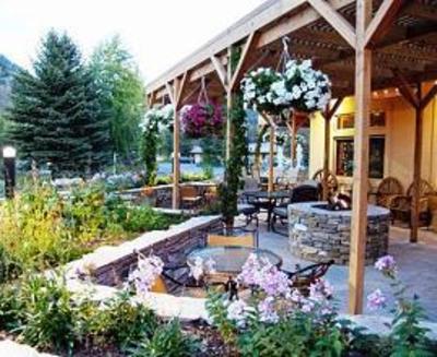 фото отеля Flying Saddle Resort and Steak House