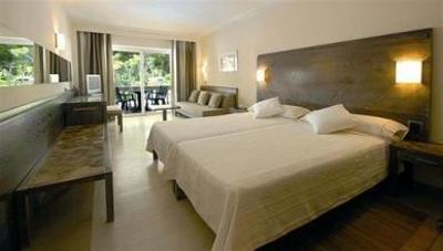 фото отеля Beach Club Font de Sa Cala