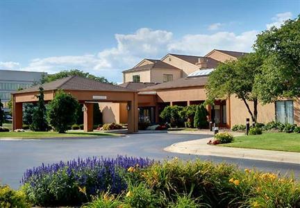 фото отеля Courtyard by Marriott Detroit Livonia