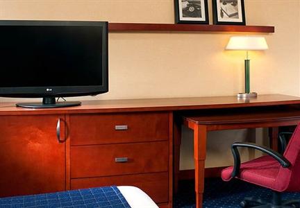фото отеля Courtyard by Marriott Detroit Livonia