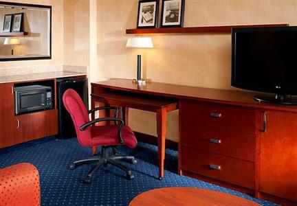фото отеля Courtyard by Marriott Detroit Livonia