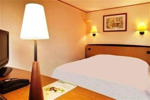 фото отеля Campanile Tours Sud