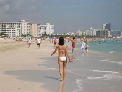 фото отеля Deco Walk Hostel I Ocean Drive