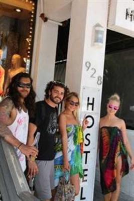 фото отеля Deco Walk Hostel I Ocean Drive