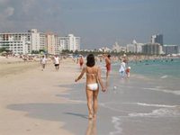 Deco Walk Hostel I Ocean Drive