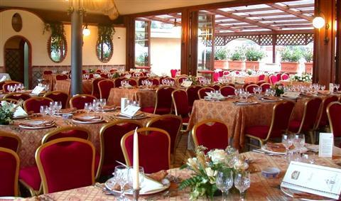 фото отеля Hotel De La Ville Villa San Giovanni