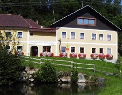 фото отеля Landgasthof Pernsteiner