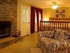 фото отеля Plain & Fancy Bed & Breakfast Ironton