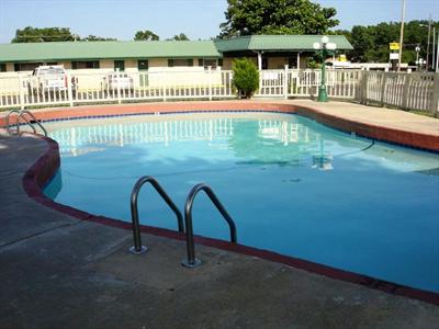 фото отеля Super Inn & Suites Tahlequah