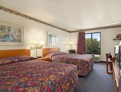 фото отеля Super 8 Germantown/Milwaukee