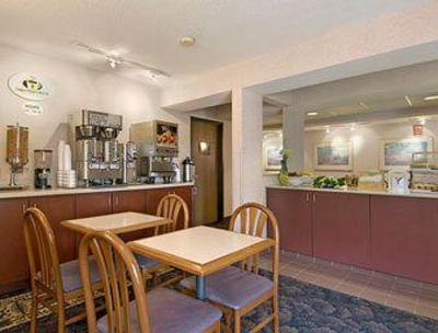 фото отеля Super 8 Germantown/Milwaukee