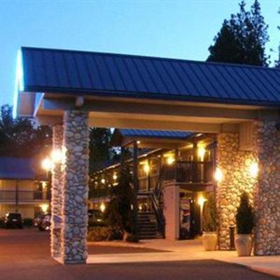 фото отеля Edgewater Inn Shady Cove