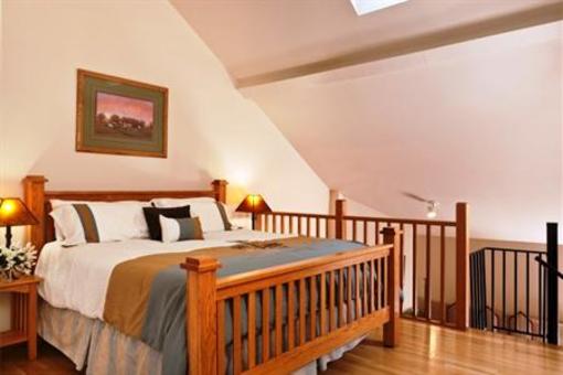 фото отеля HideAway Country Inn