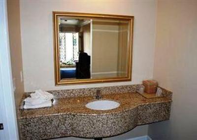 фото отеля Walnut Inn & Suites