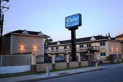 фото отеля Walnut Inn & Suites