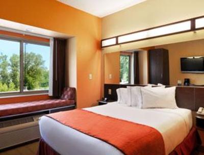 фото отеля Microtel Inn & Suites Verona