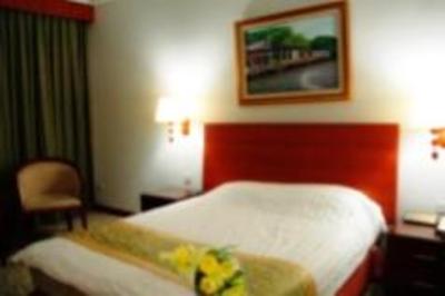 фото отеля Kiulap Plaza Hotel