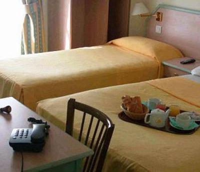 фото отеля Hotel Le Home Saint Louis Versailles