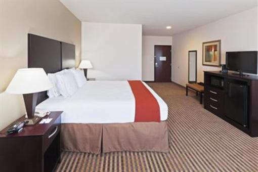 фото отеля Holiday Inn Express & Suites Brady