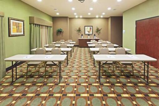 фото отеля Holiday Inn Express & Suites Brady