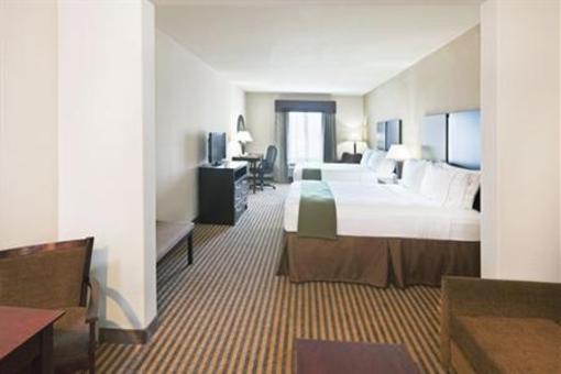 фото отеля Holiday Inn Express & Suites Brady