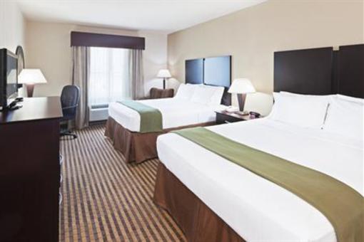 фото отеля Holiday Inn Express & Suites Brady