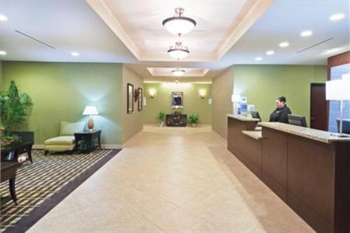 фото отеля Holiday Inn Express & Suites Brady