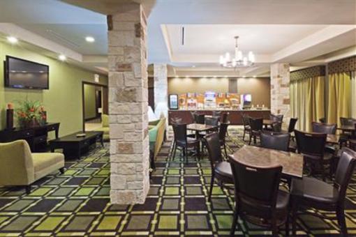 фото отеля Holiday Inn Express & Suites Brady