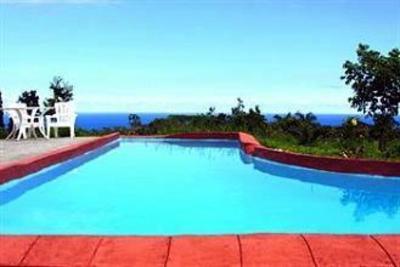 фото отеля Luxurious Waterfall and Pool Resort Hakalau