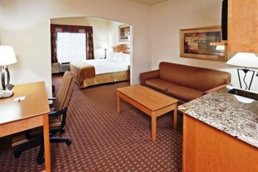фото отеля Holiday Inn Express Hotel & Suites Jenks